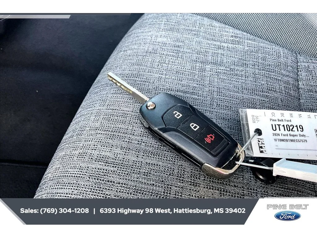 Used 2024 Oxford White Ford XL image 9