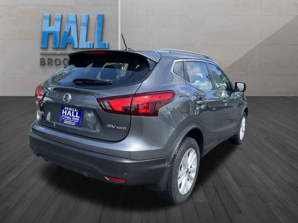 Used 2019 Gray Nissan SV image 5