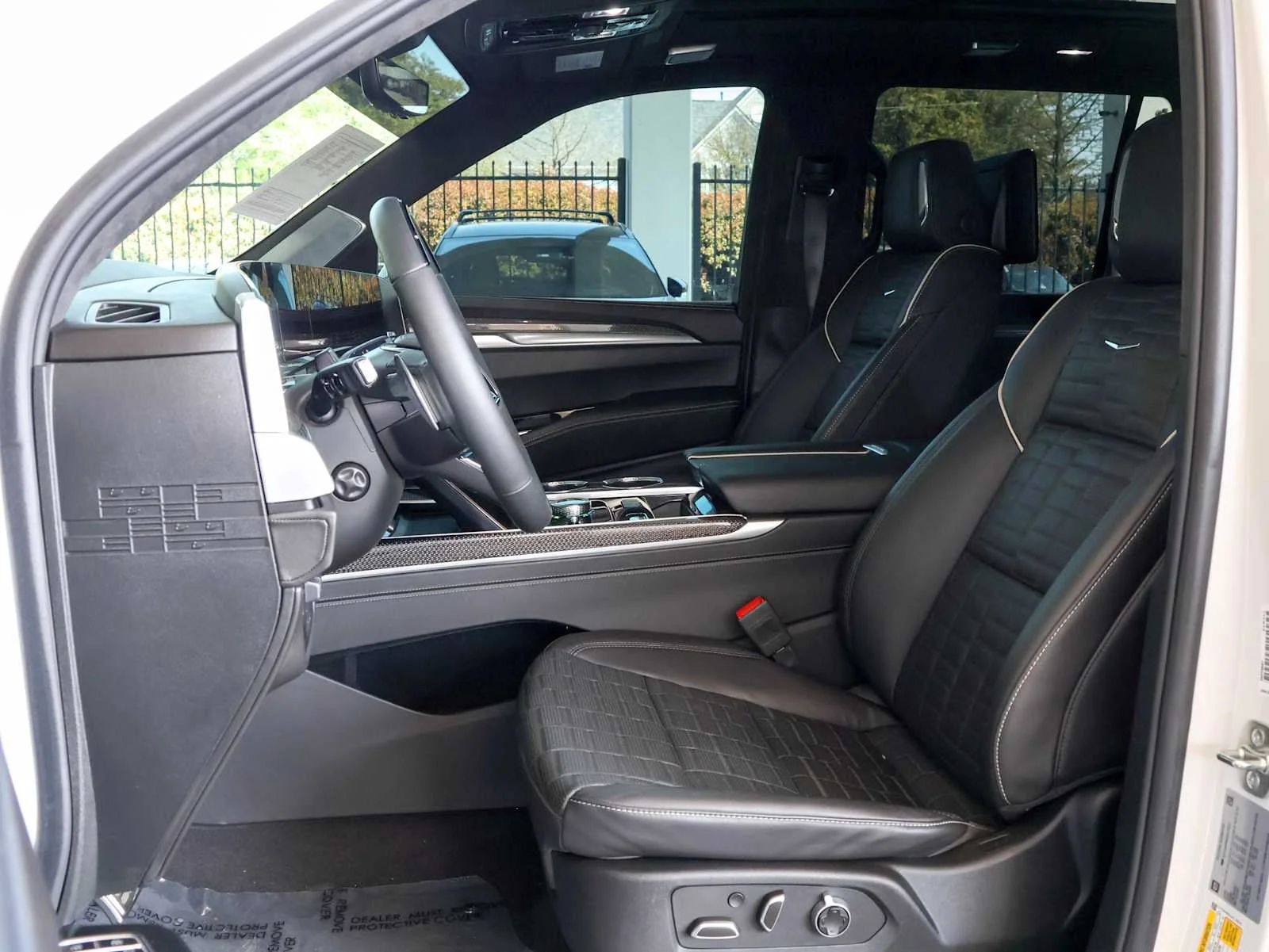 2025 Cadillac Escalade V-Series - Photo 9
