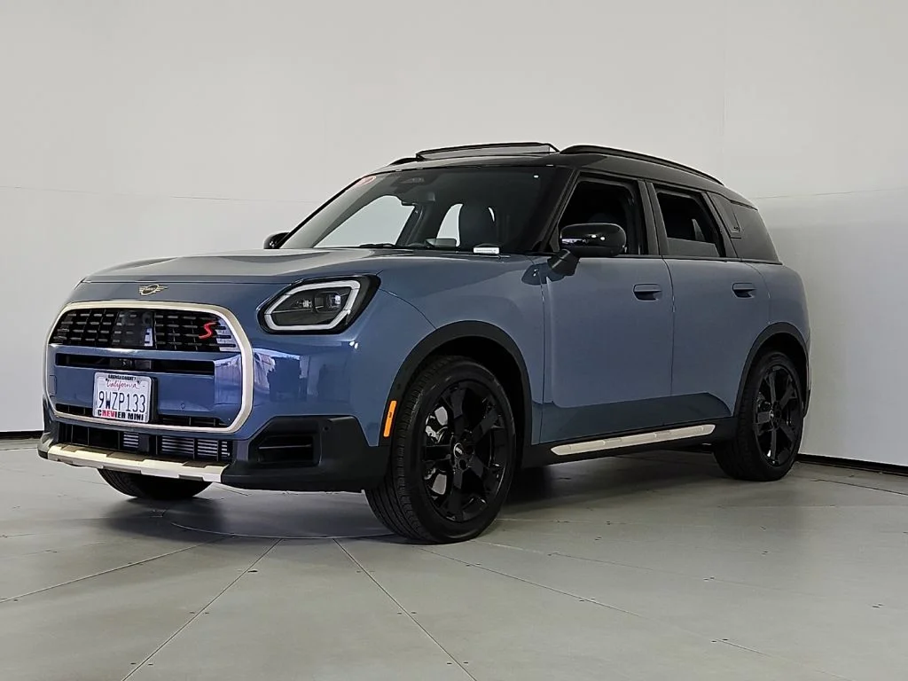 Used 2026 Blue MINI Iconic image 2