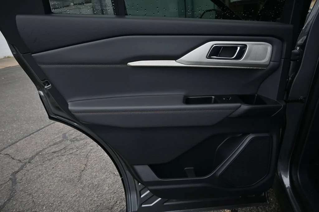 New 2027 Carbonized Gray Metallic Ford Active image 33