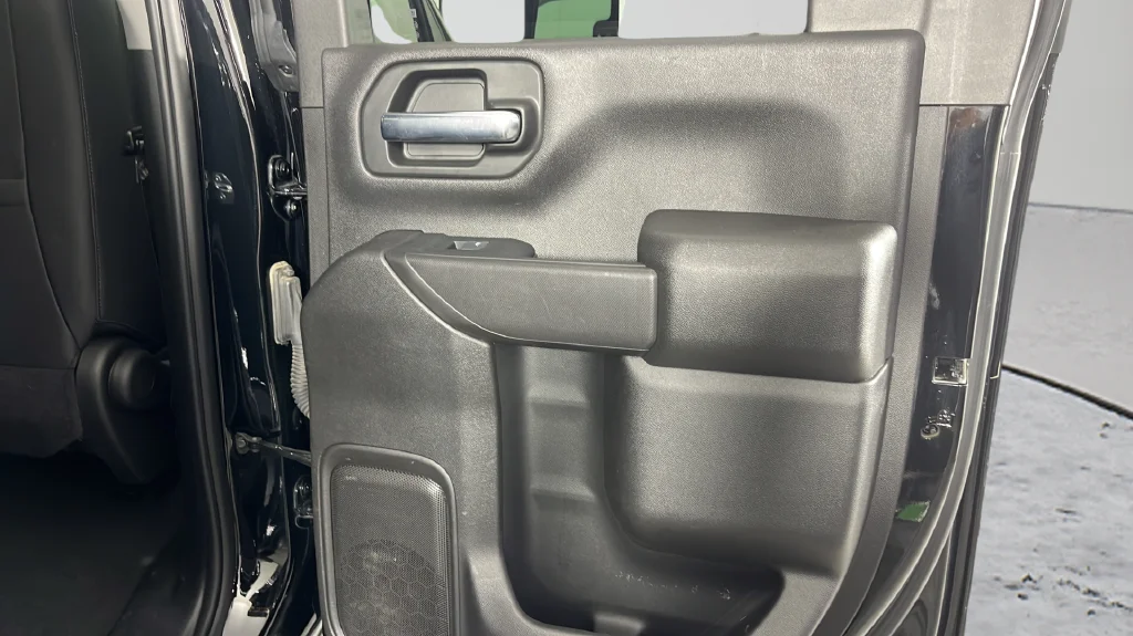 Used 2025 Black Chevrolet Custom image 38