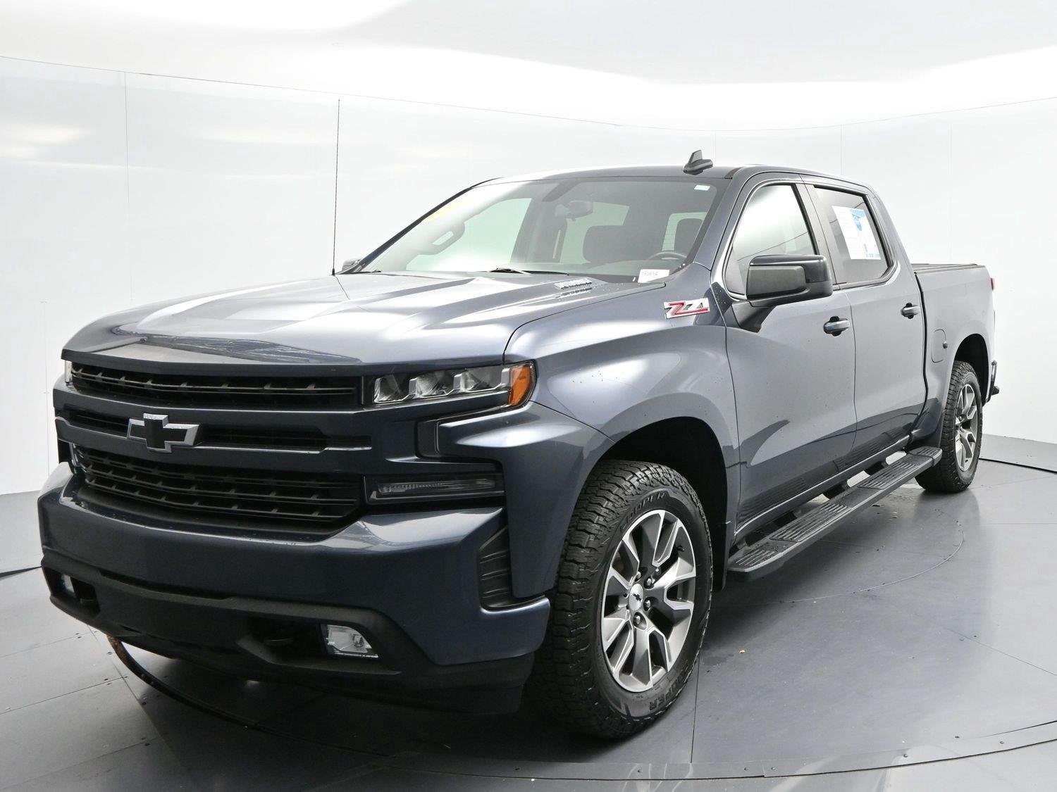 Used 2021 SHADOW GRAY METALLIC Chevrolet RST image 3