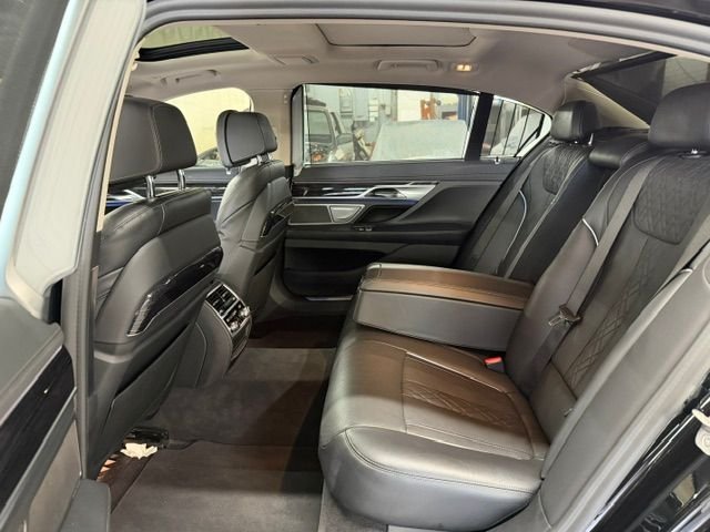 Used 2022 Black BMW 740i xDrive image 8