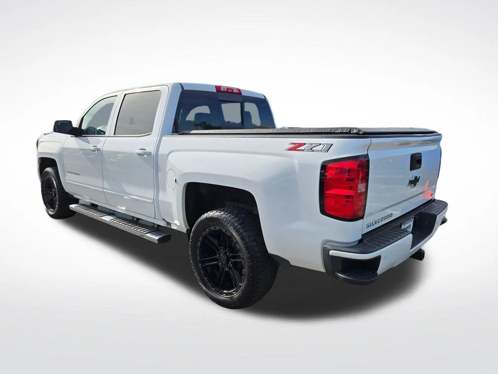 Used 2018 White Chevrolet LT image 7