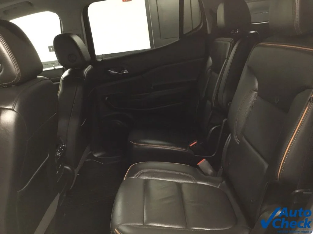 Used 2022 White GMC AT4 image 30