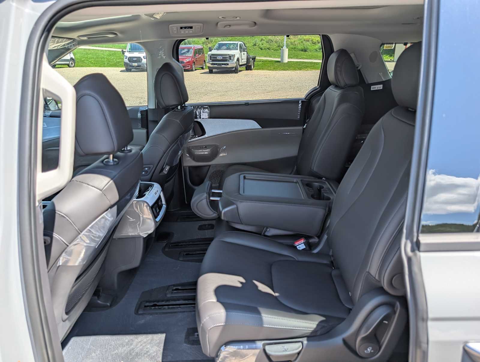 New 2027 Ceramic Silver Kia SX image 20