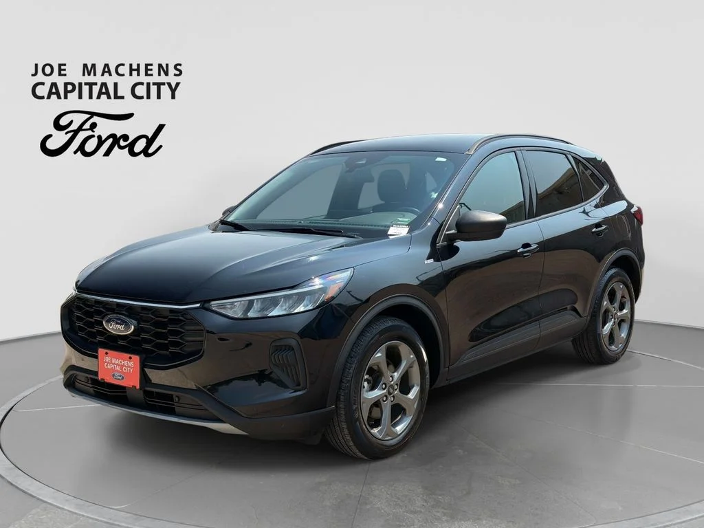 Used 2025 Agate Black Metallic Ford ST-Line image 9