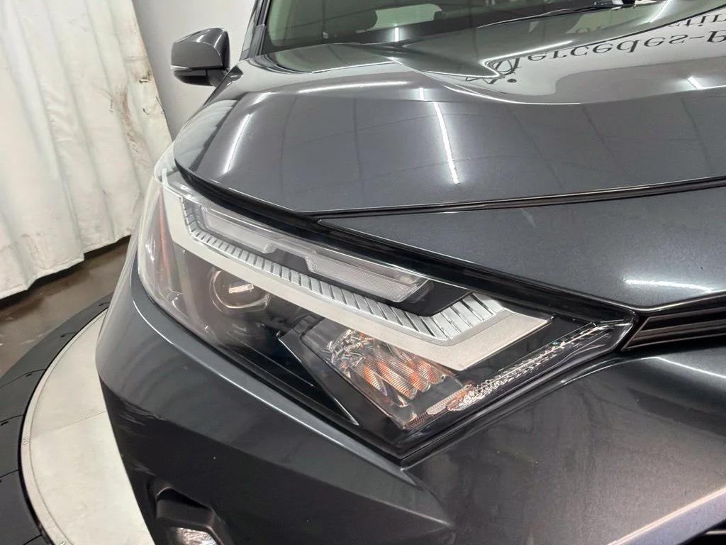 Used 2023 Gray Toyota XLE Premium image 10
