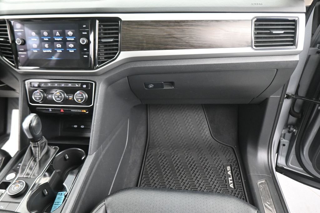 Used 2023 Silver Volkswagen 2.0T SE w/Technology image 47