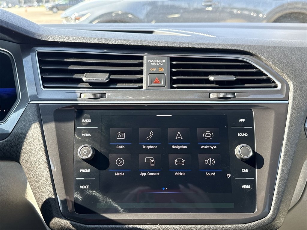 2023 VOLKSWAGEN TIGUAN - Image 17