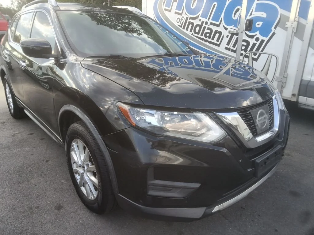Used 2017 Nissan Rogue SV with VIN JN8AT2MV8HW273049 for sale in Indian Trail, NC