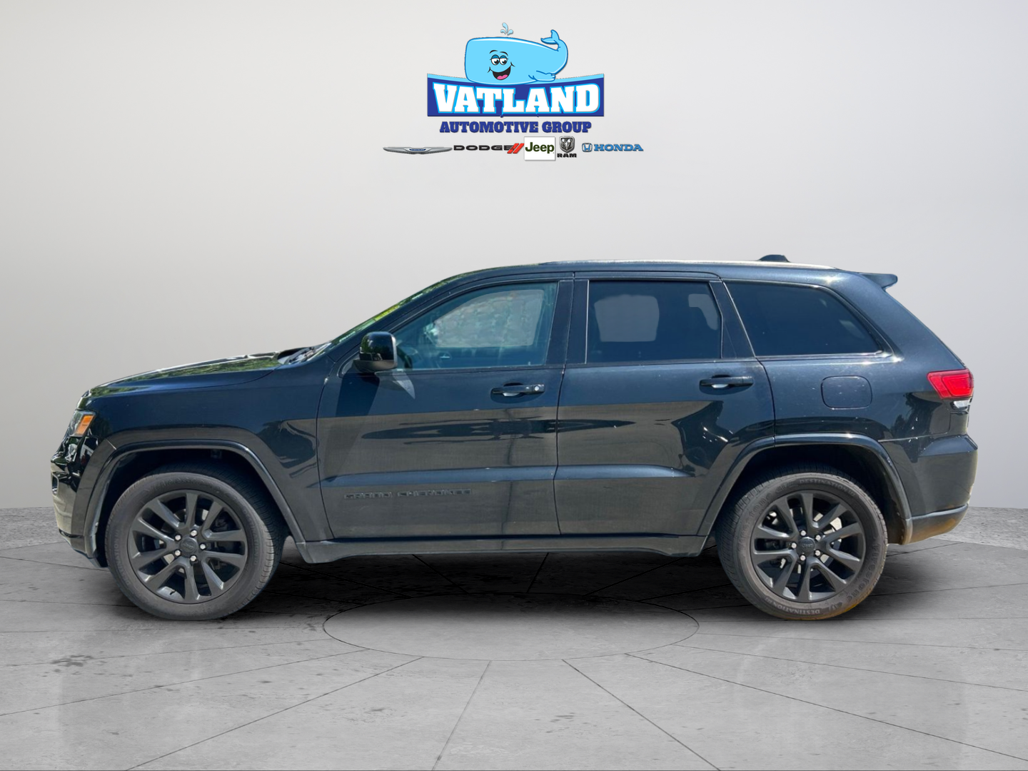 Used 2018 Black Jeep Altitude image 2