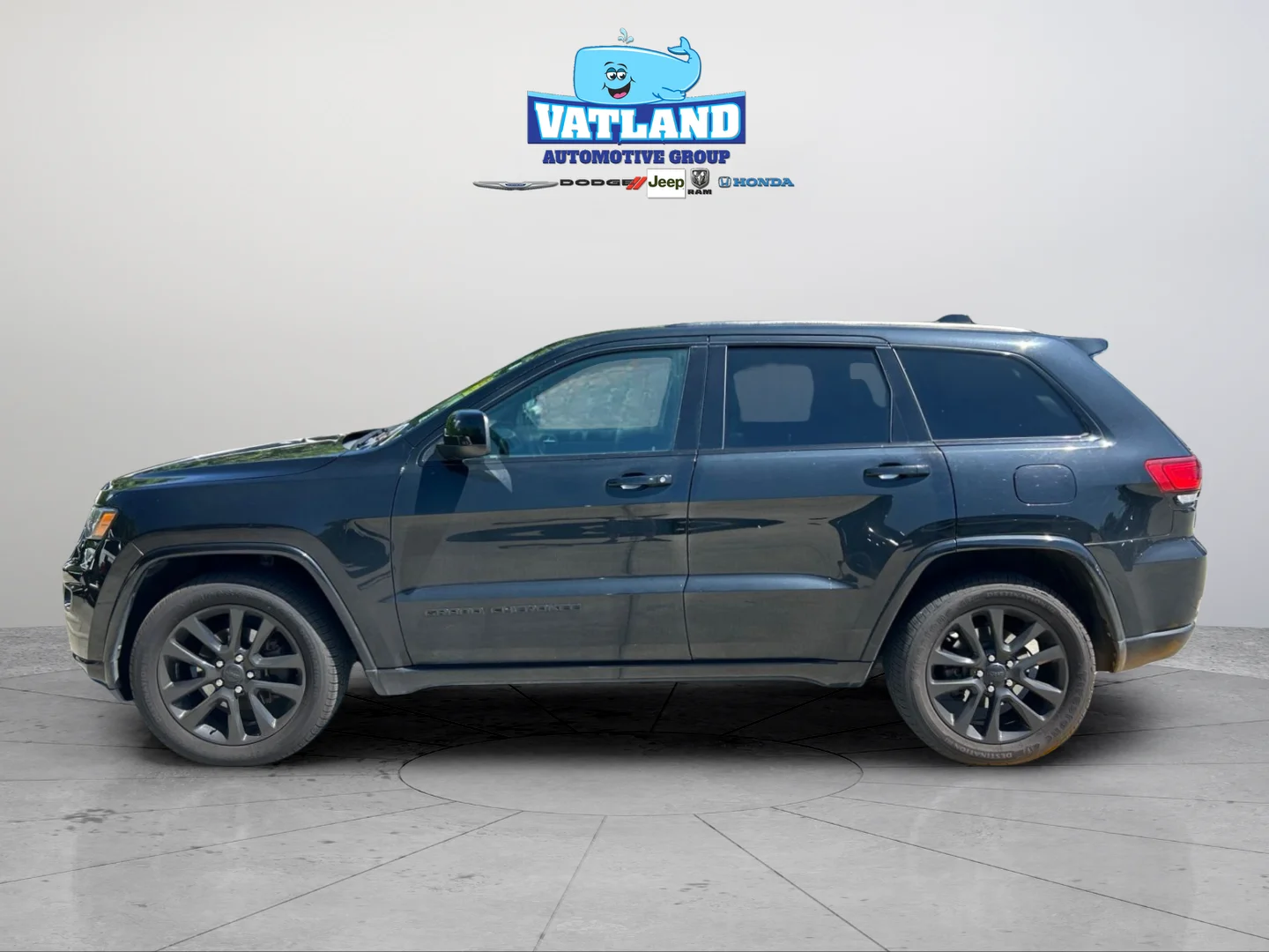 Used 2018 Diamond Black Jeep Altitude image 2