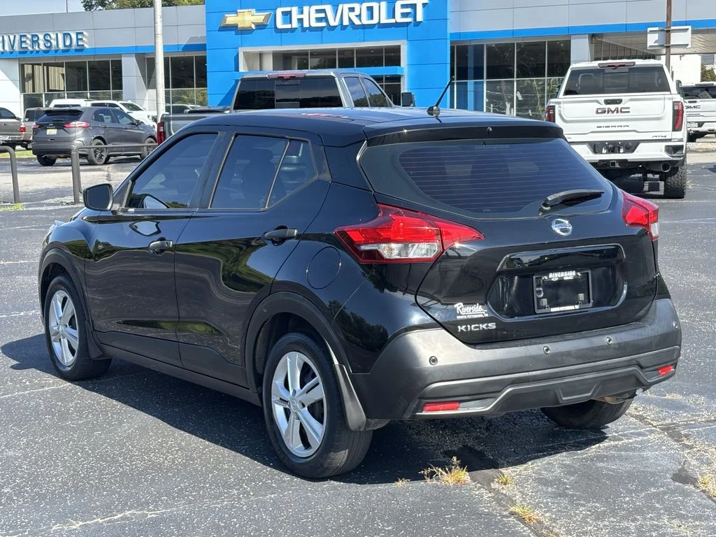 Used 2020 Black Nissan S image 10