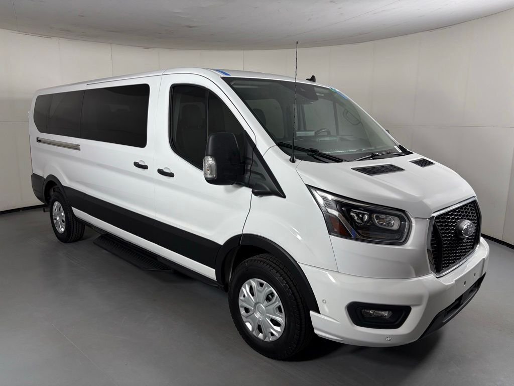 Used 2023 White Ford XLT image 2