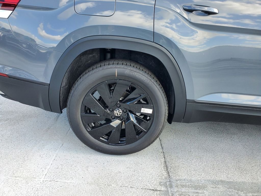 New 2026 Gray Volkswagen SE w/Technology image 4