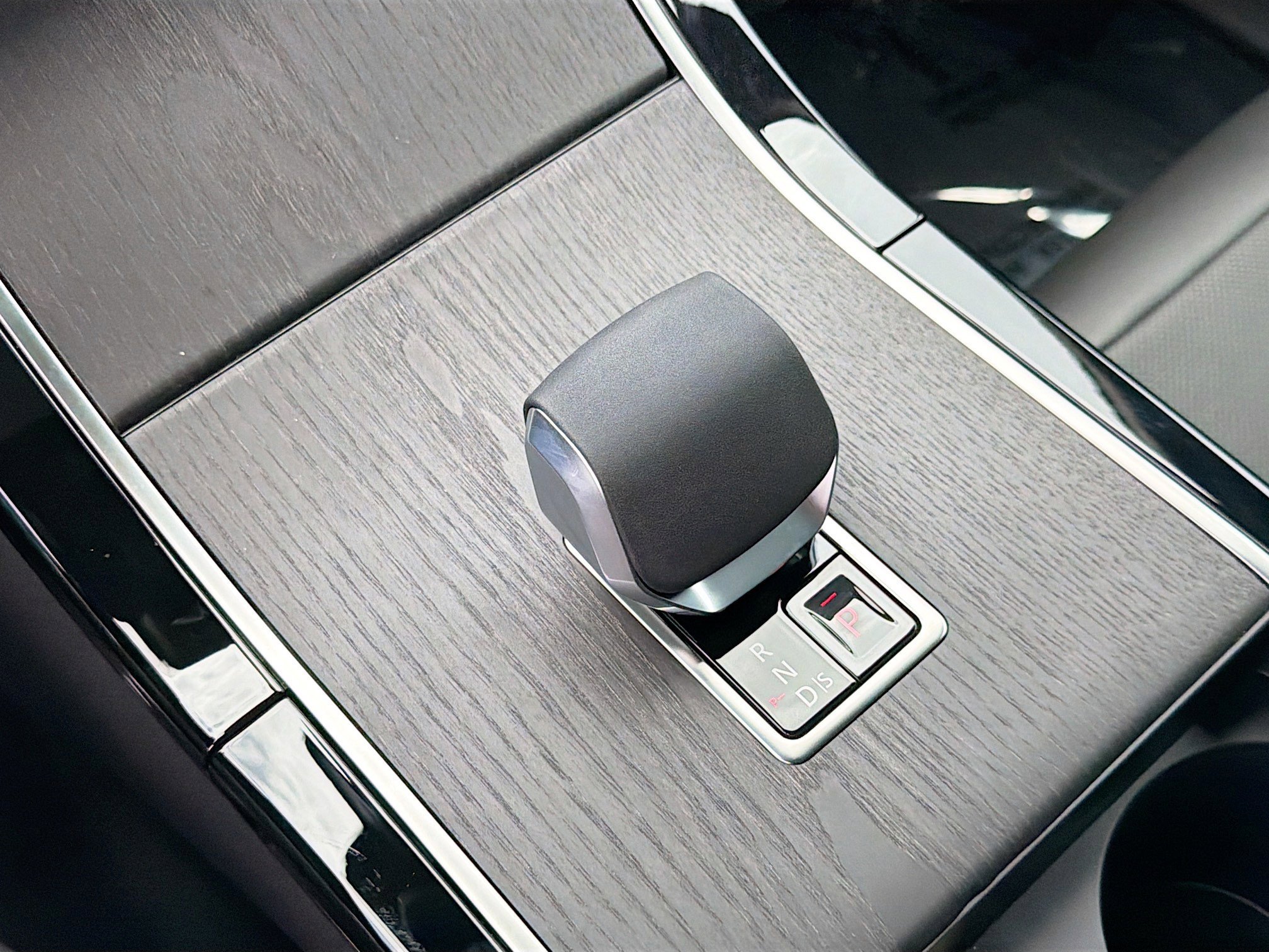 New 2026 Zadar Grey Land Rover Belgravia Edition image 28