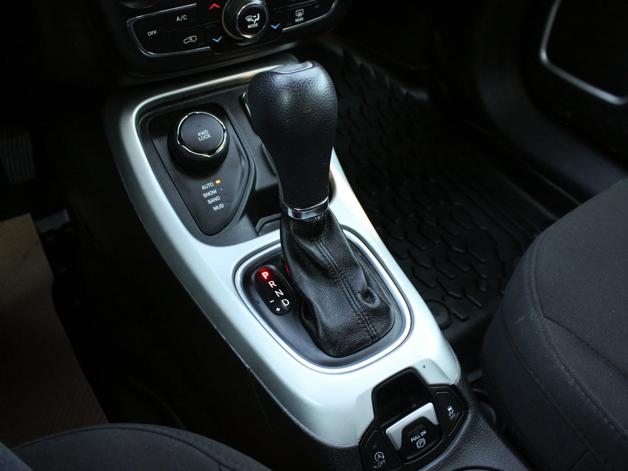 Certified Used 2020 Black Jeep Upland Edition * Heated Seats | 2.4L MultiAir | Apple CarPlay | Backup Camera | Remote Start image 27