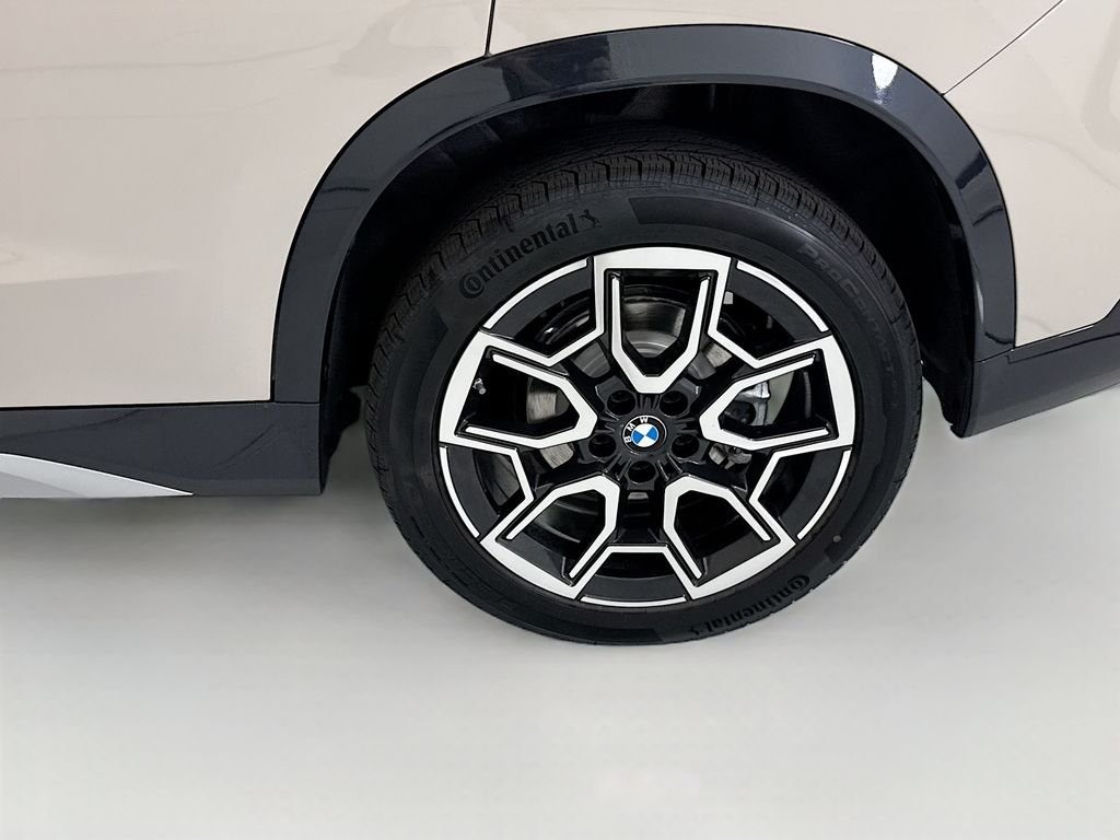 New 2026 Gray Metallic BMW xDrive28i image 30