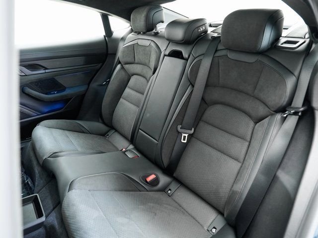 2025 Porsche Taycan GTS - Photo 29