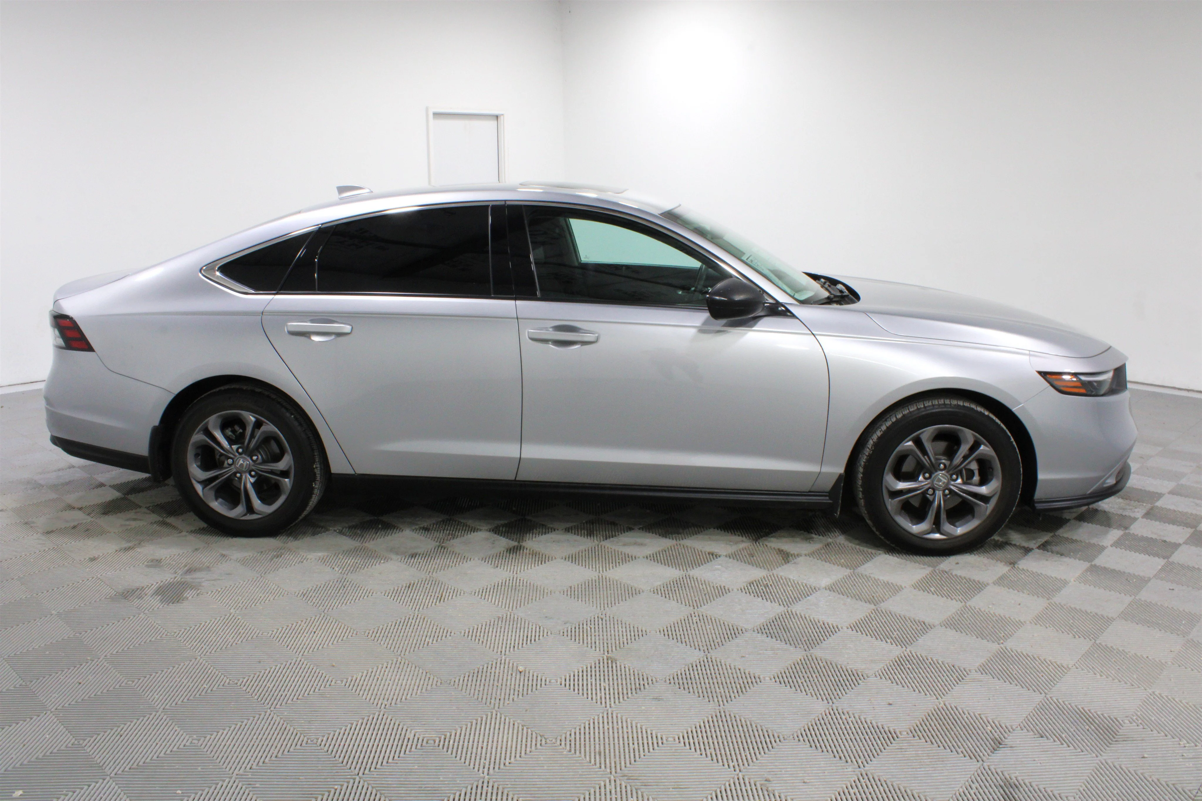 2024 Honda Accord EX - Photo 25