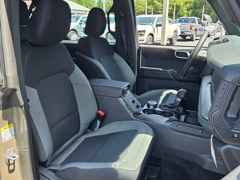 2025 Ford Bronco 4-Door Base - Photo 17