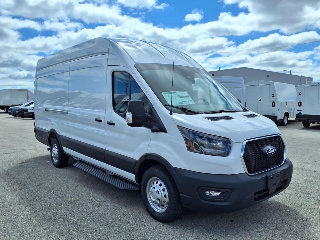New 2026 Oxford White Ford Cargo Van image 5
