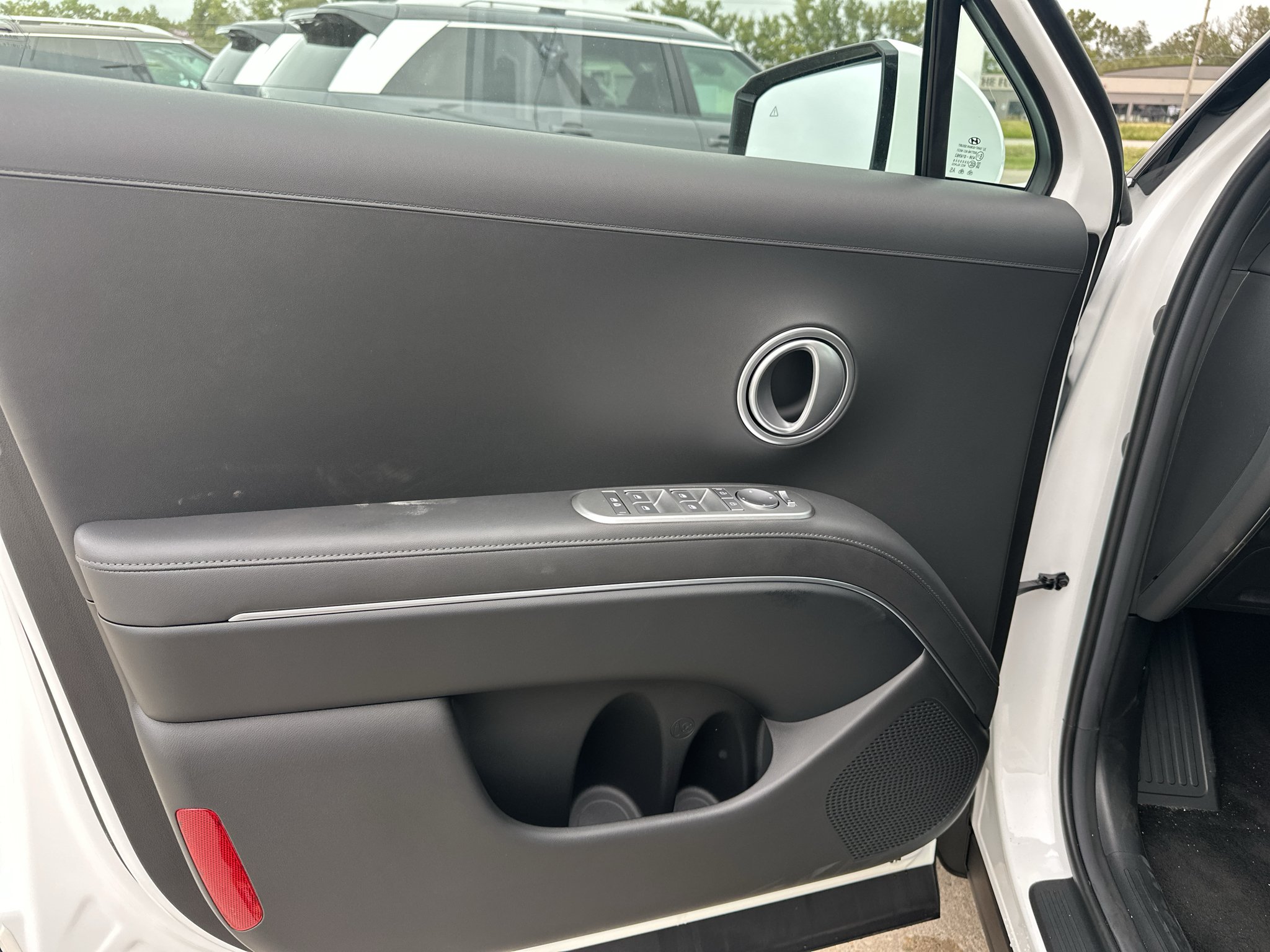 New 2027 Creamy White Pearl Hyundai SEL 7P image 15
