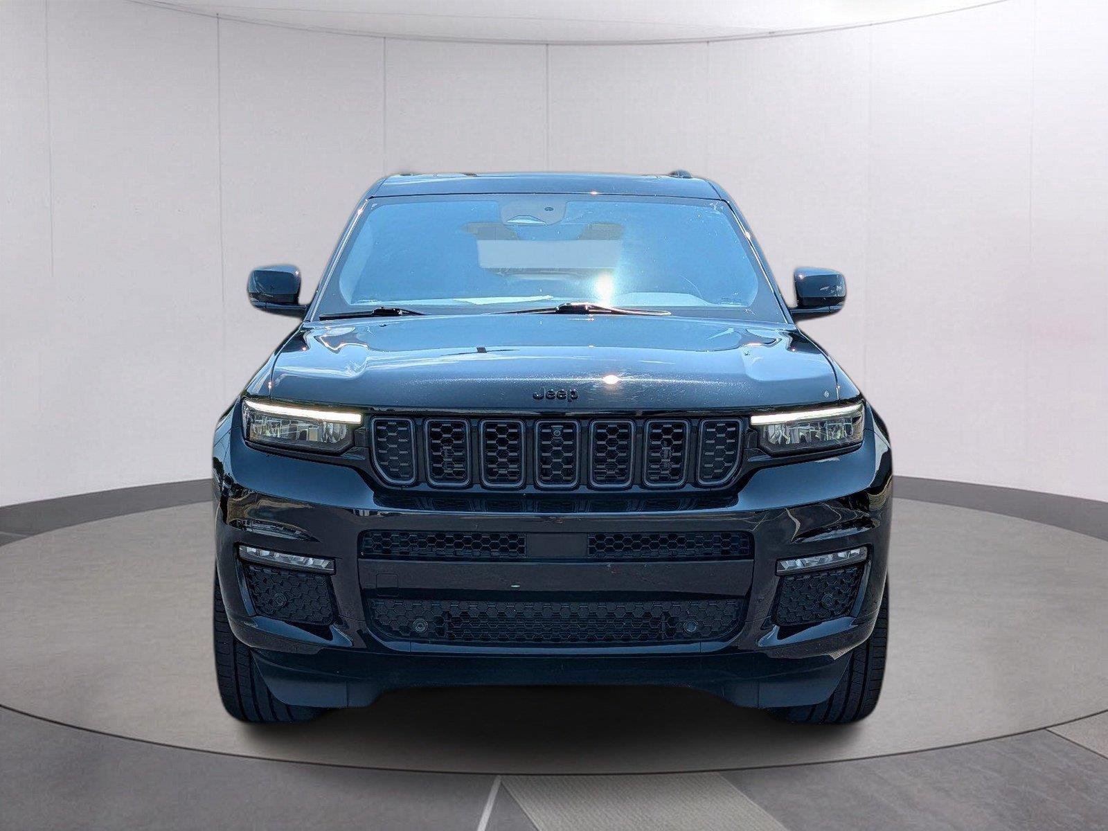 Used 2025 Diamond Black Crystal Pearlcoat Jeep Summit image 8