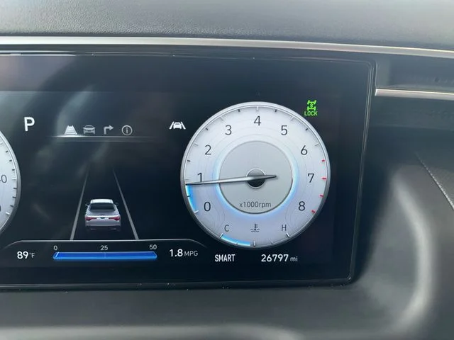 Used 2023 Green Hyundai SEL Premium image 16