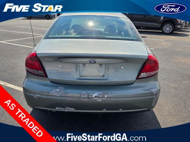 Used 2005 Green Ford SE image 6