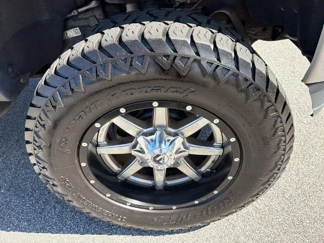 Used 2019 QUICKSILVER METALLIC GMC Denali image 12