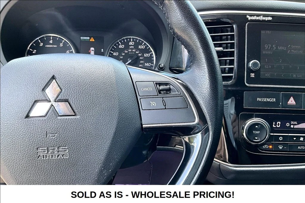 Used 2017  Mitsubishi  image 12