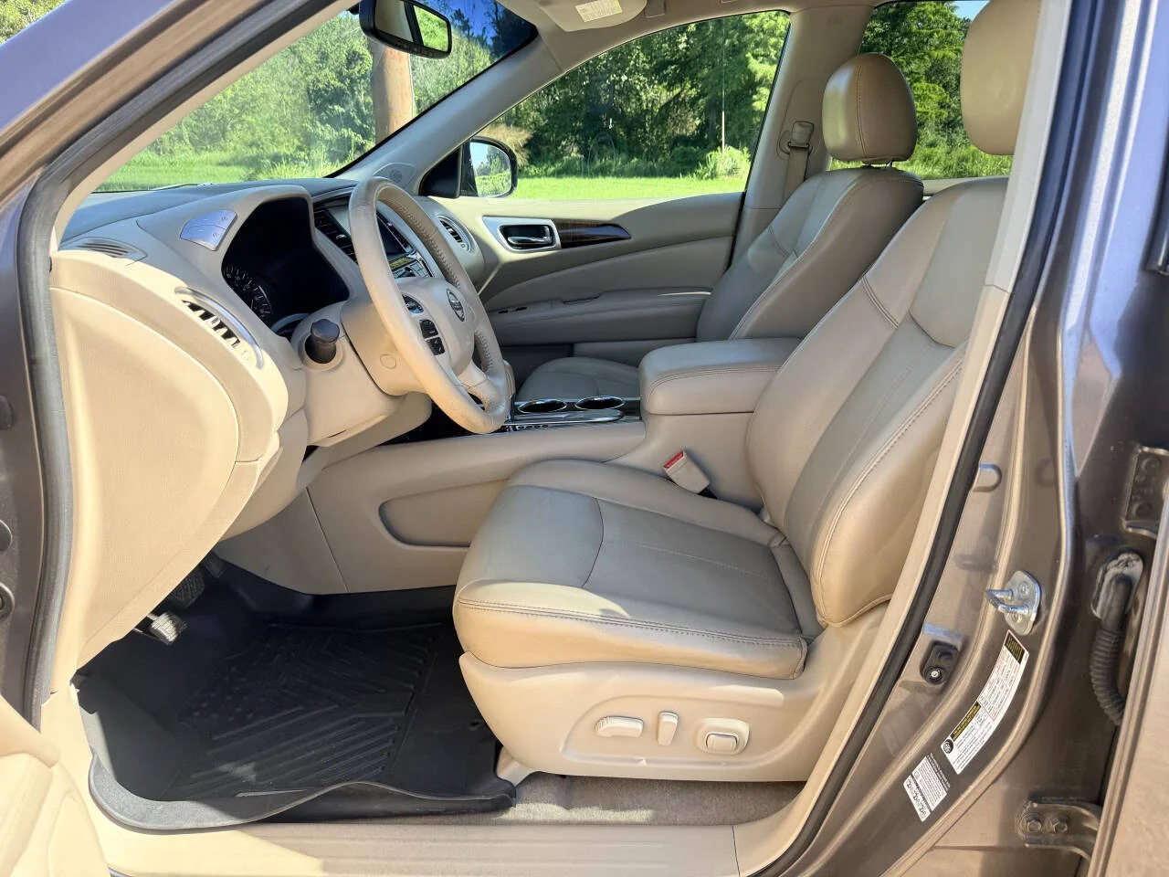 Used 2014 Tan Nissan SL 4dr SUV image 21