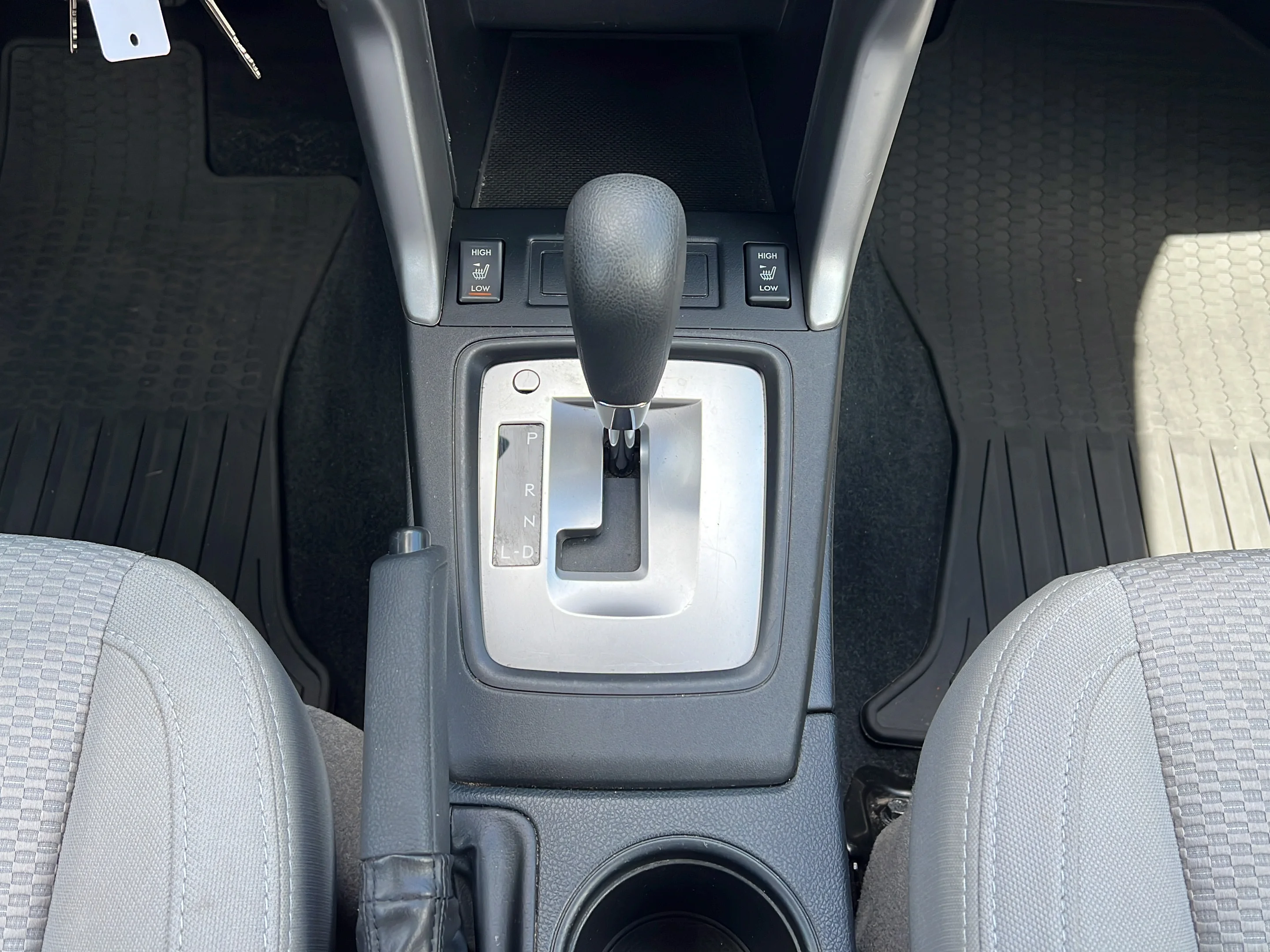 Used 2015 Satin White Pearl Subaru 2.5i Premium image 18