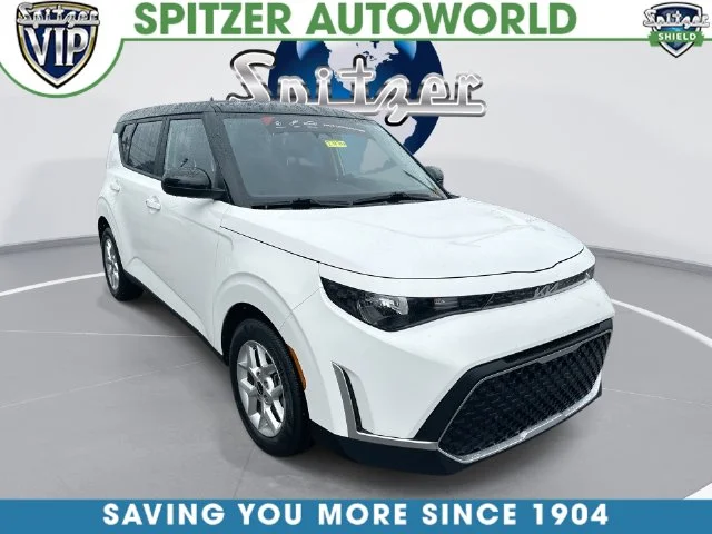 Used 2025 White Kia S image 1