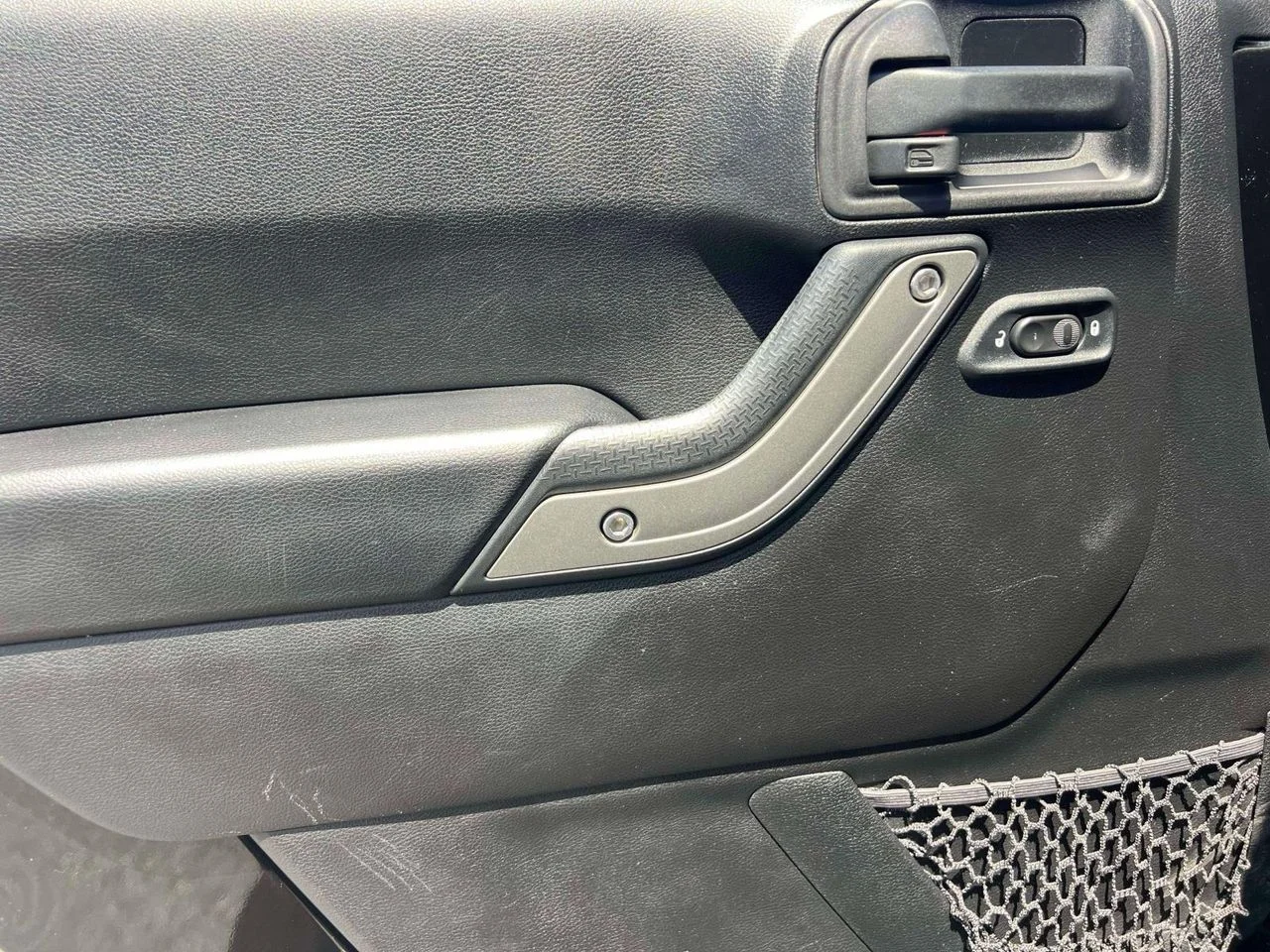 Used 2015 Black Clearcoat Jeep Sport image 17