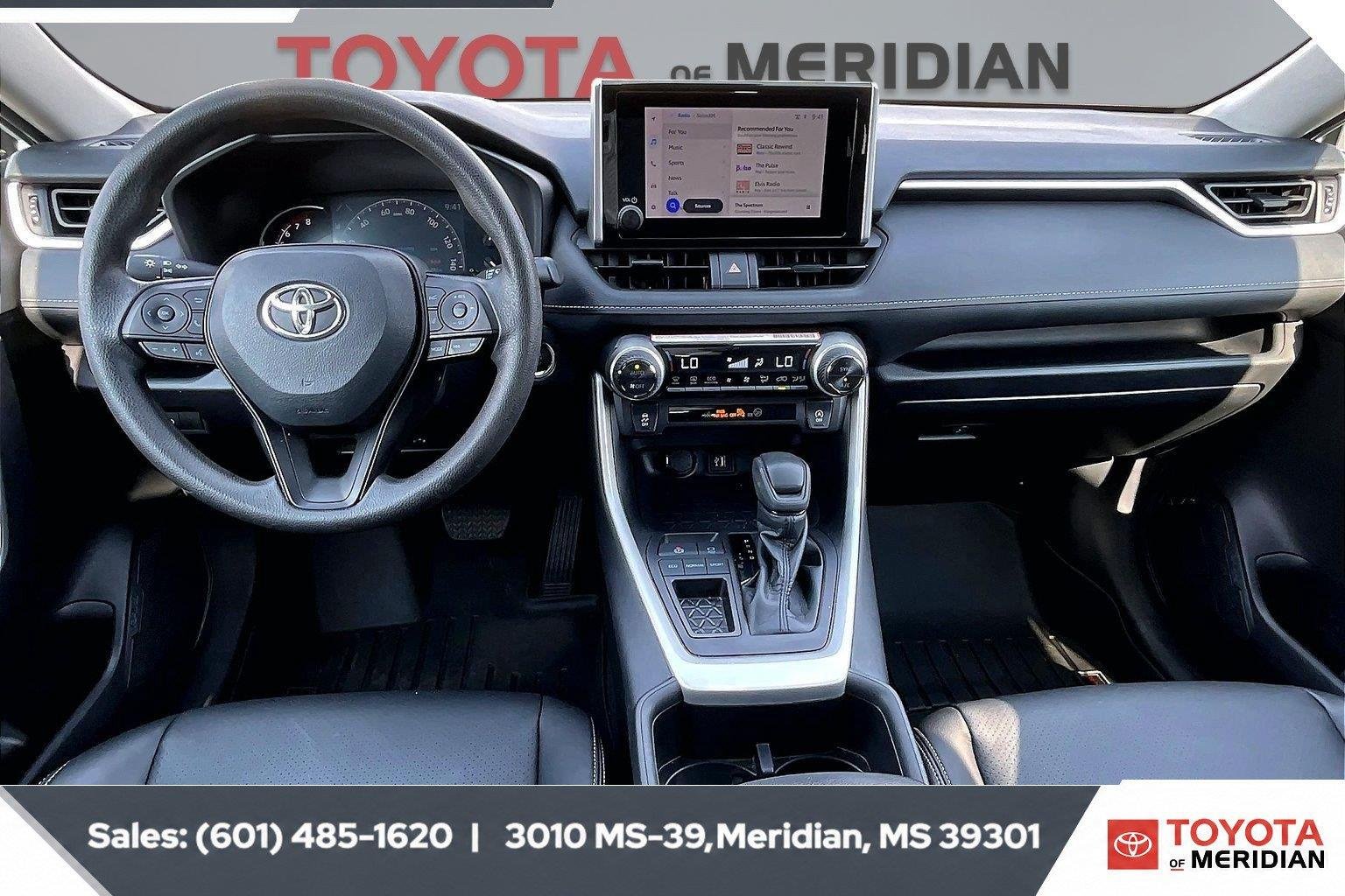 Used 2024 Ice Cap Toyota XLE image 13