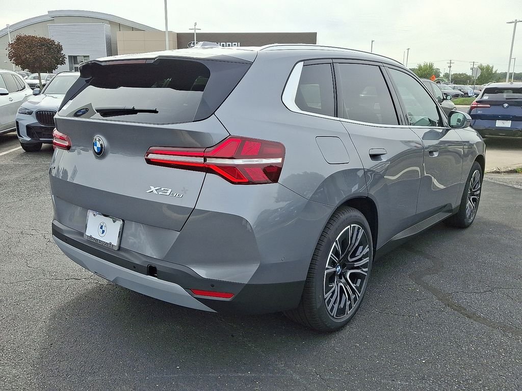 Used 2026 Skyscraper Grey Metallic BMW 30 xDrive image 4