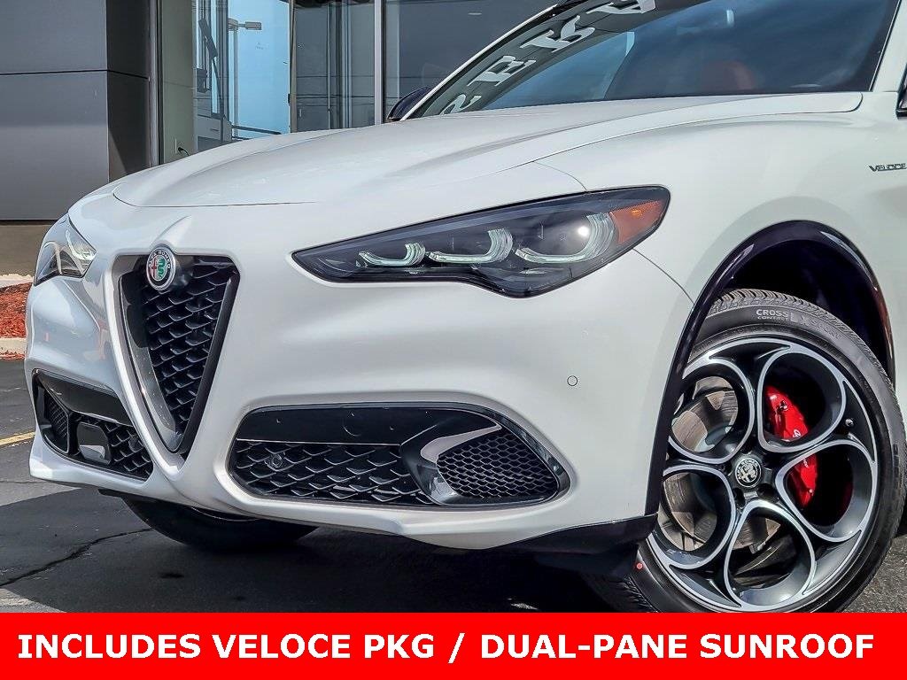 2025 Alfa Romeo Stelvio Sprint Base photo 2