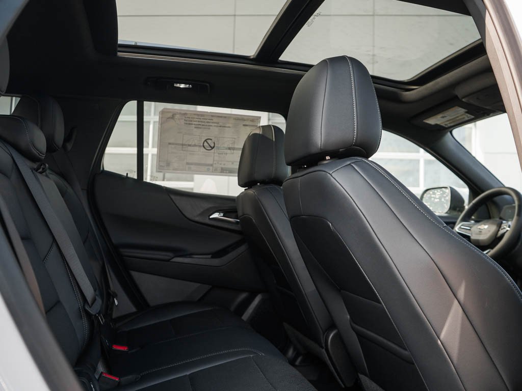 2027 Chevrolet Equinox LT - Photo 11