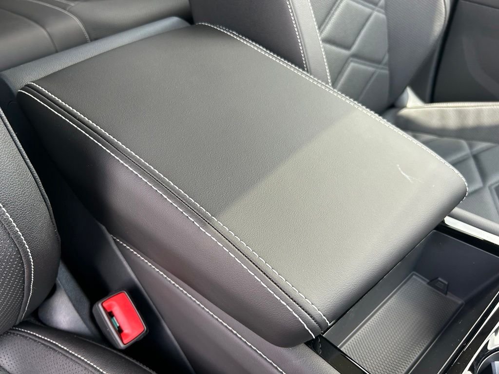 New 2026 Black Volkswagen SE w/Technology image 40