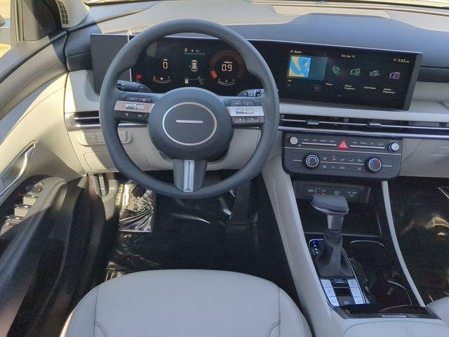 2025 Hyundai Tucson SE - Photo 15