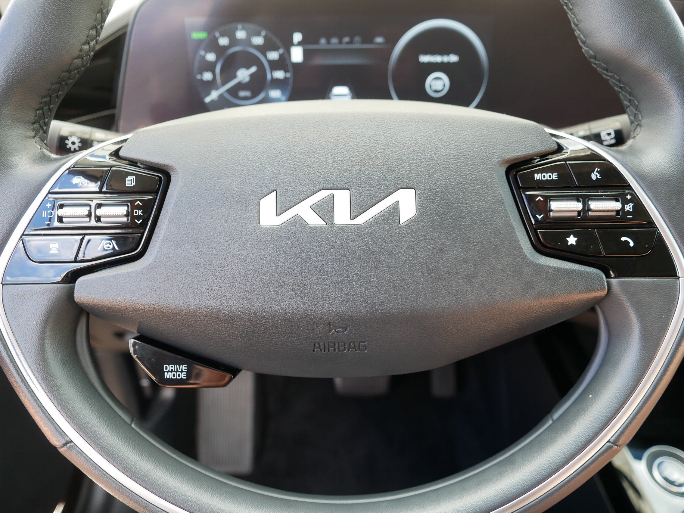 Used 2024 Graphite Gray Kia Wind image 25