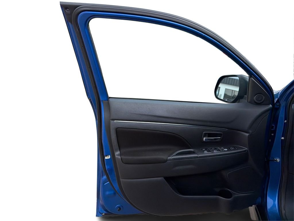 Used 2020 Octane Blue Metallic Mitsubishi ES 2.0 image 19