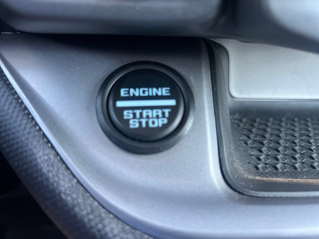 Used 2022 Silver Metallic Ford Outer Banks image 27