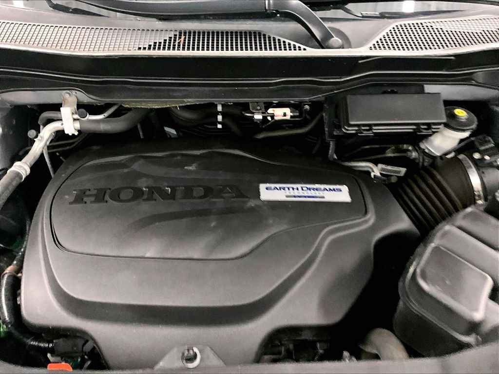 Used 2019 Silver Honda RTL image 33