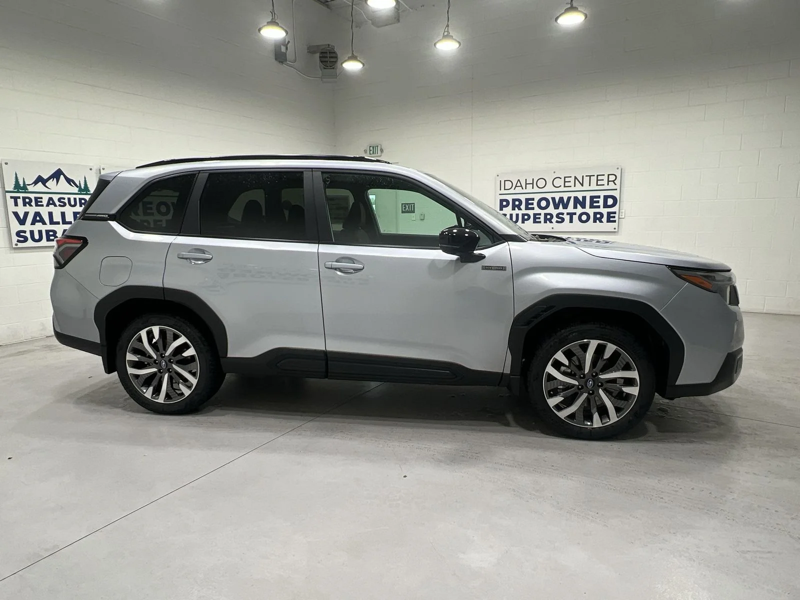New 2026 ICE SILVER METALLIC Subaru Touring Hybrid image 9