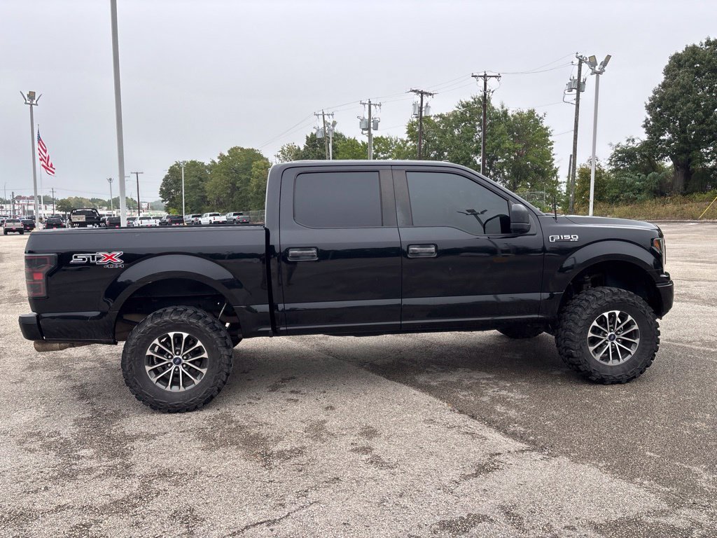 Used 2018  Ford XL image 9